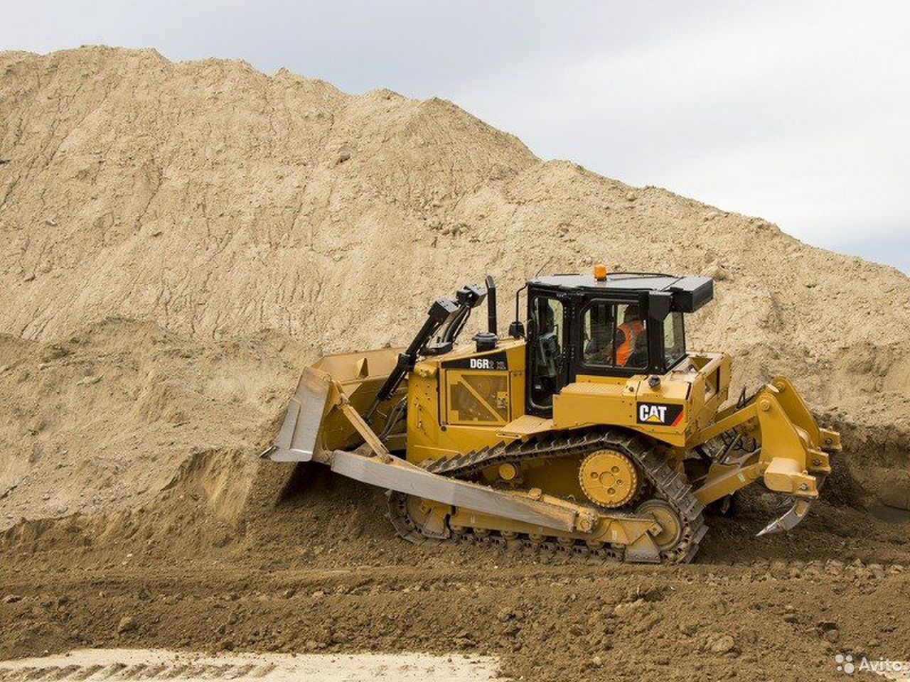 Гусеничный бульдозер Caterpillar D6R