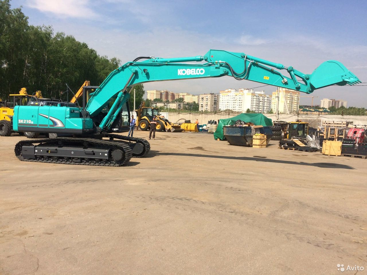 Гусеничный экскаватор Kobelco SK210LC-10