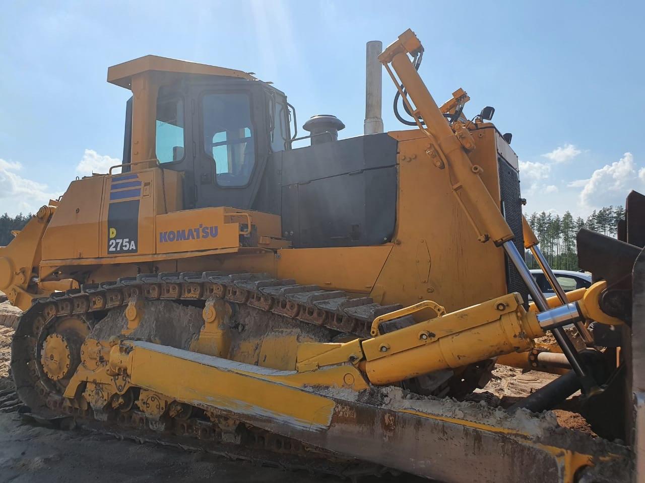 Гусеничный бульдозер Komatsu D275A-5