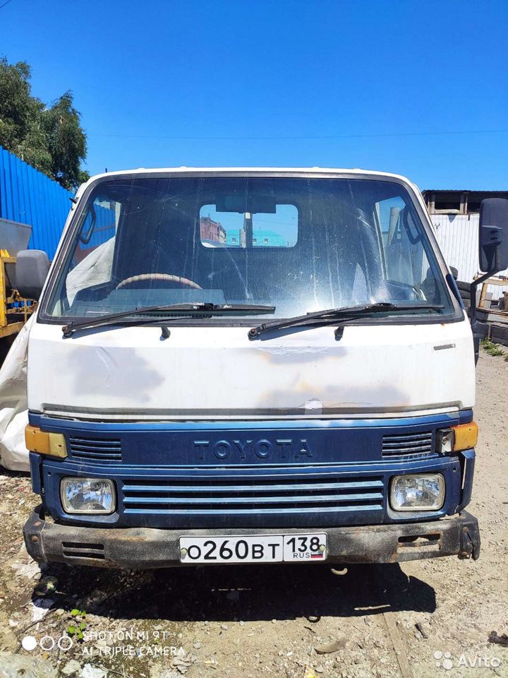 Бортовой автомобиль Toyota HiAce