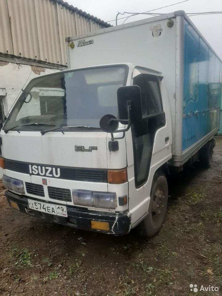 Промтоварный фургон Isuzu ELF
