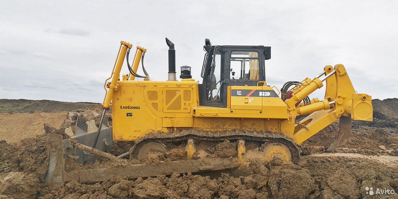 Гусеничный бульдозер Shantui SD32