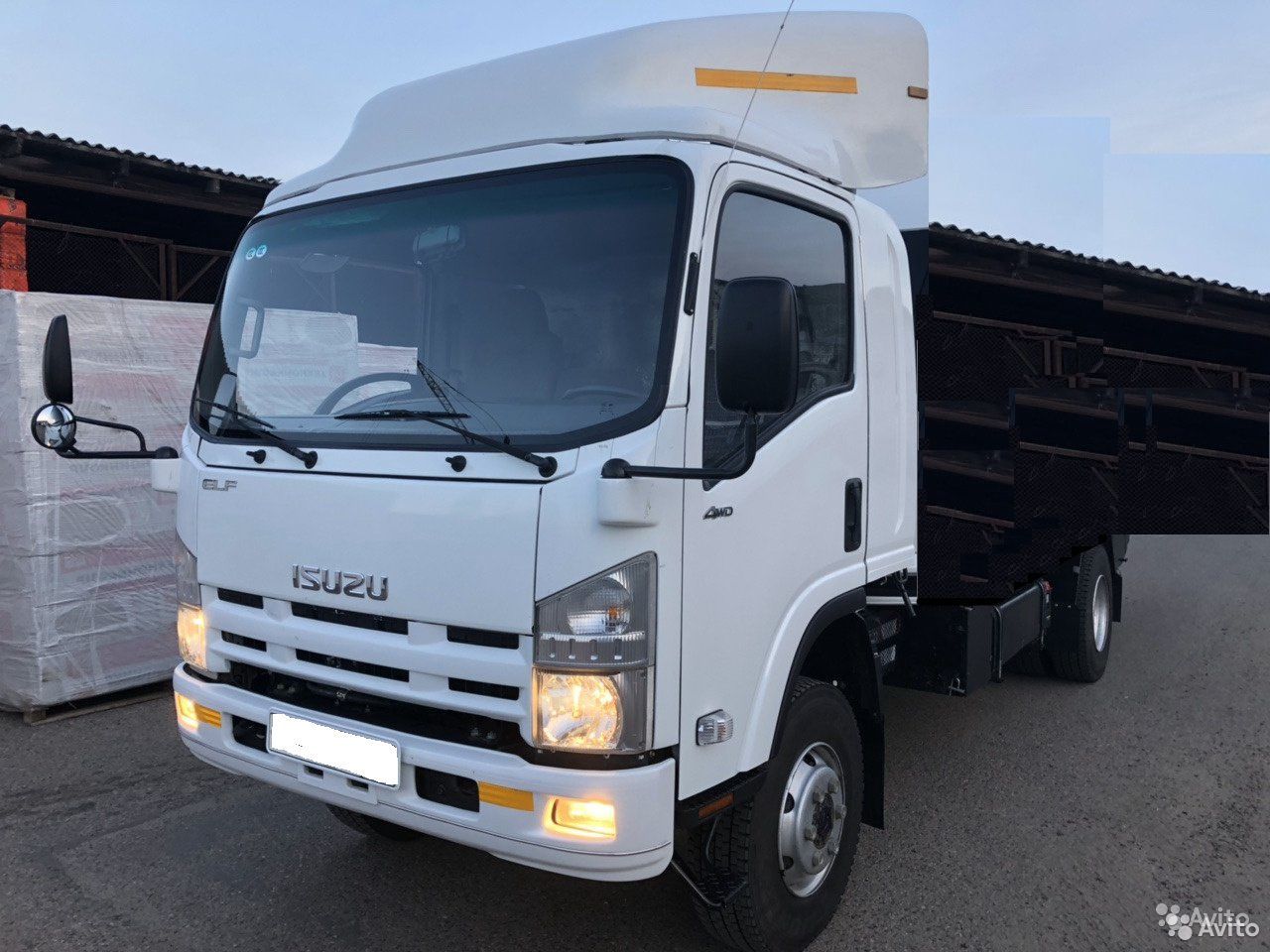 Шасси коммерческого грузовика Isuzu NMR85