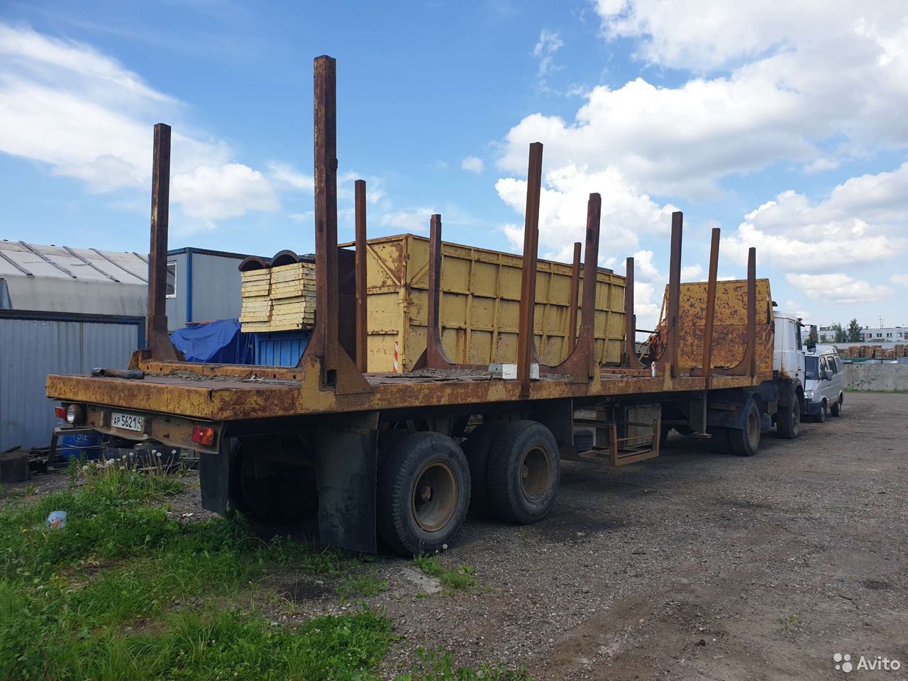 Полуприцеп сортиментовоз Спецмашприцеп 935901