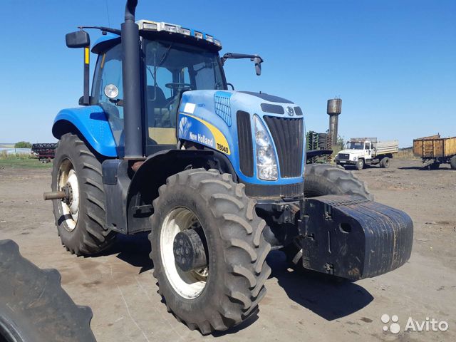 Трактор New Holland T8040