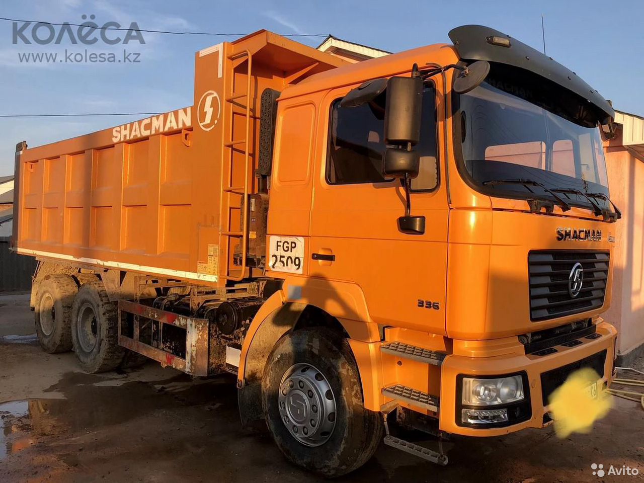 Самосвал SHACMAN (Shaanxi) F2000