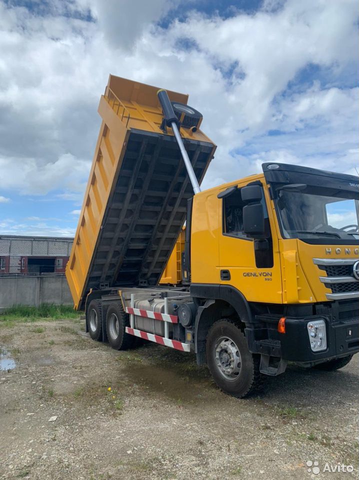 Самосвал Hongyan Genlyon C500