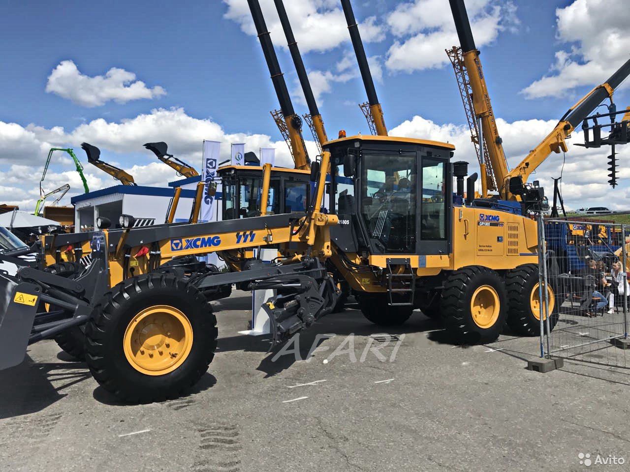 Автогрейдер XCMG GR215A
