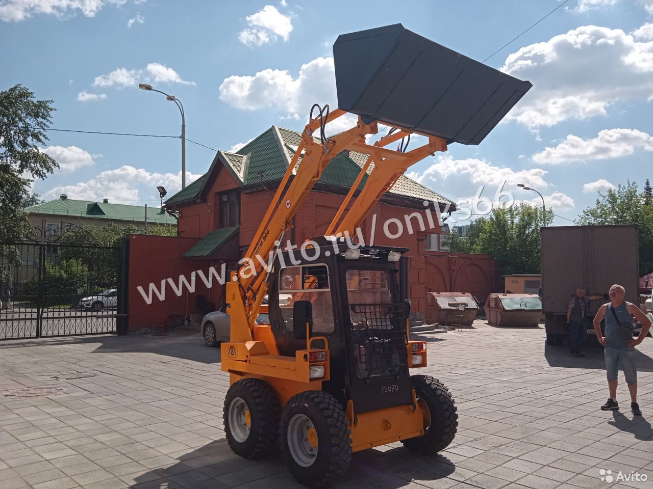 Мини-погрузчик Кургандормаш МКСМ-800H