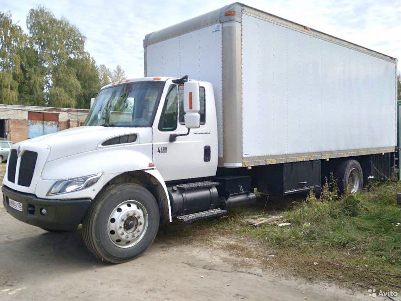 Грузовой фургон International 4400