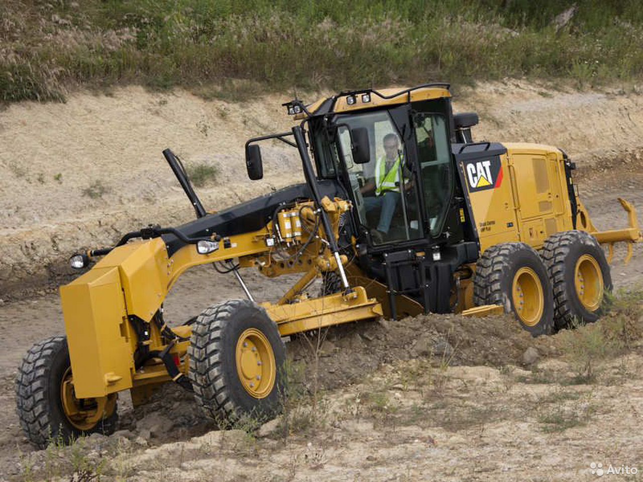 Автогрейдер Caterpillar 120 AWD