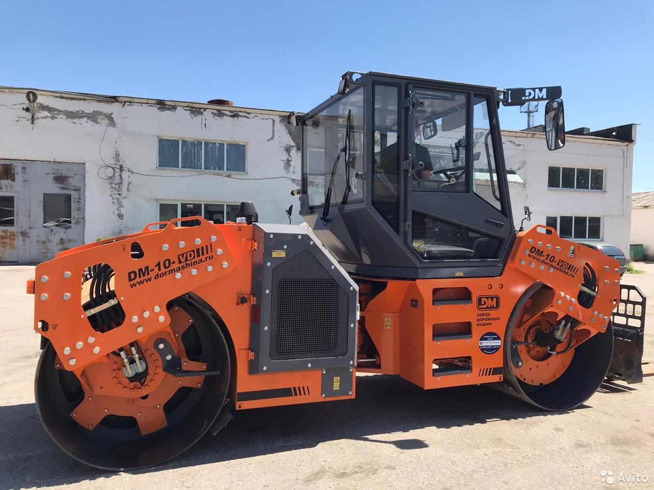 Двухвальцовый каток Завод Дорожных машин DM-10-VD