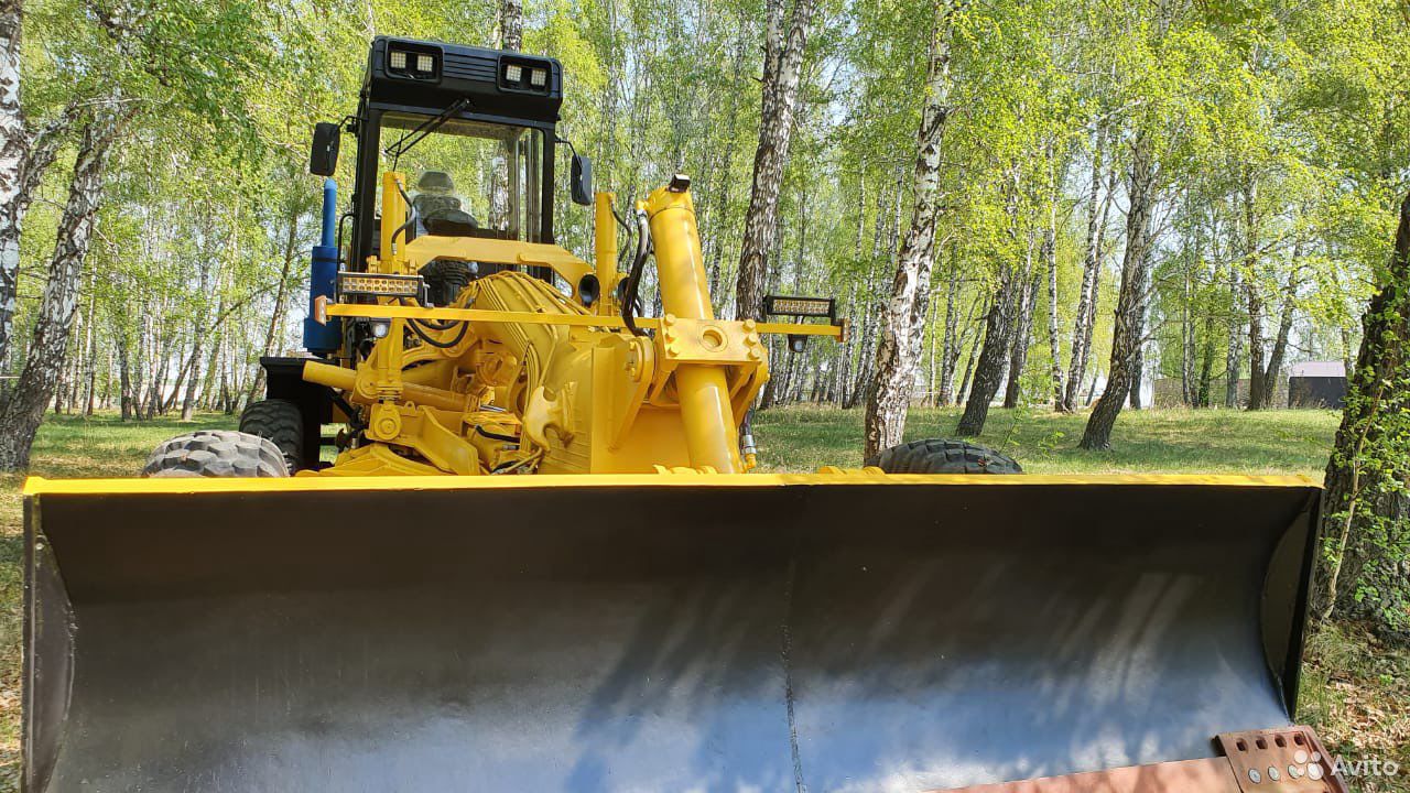 Автогрейдер ЧСДМ ДЗ-98