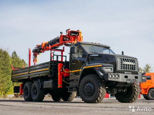 Бортовой грузовик с КМУ УРАЛ Next с КМУ Kanglim KS2056