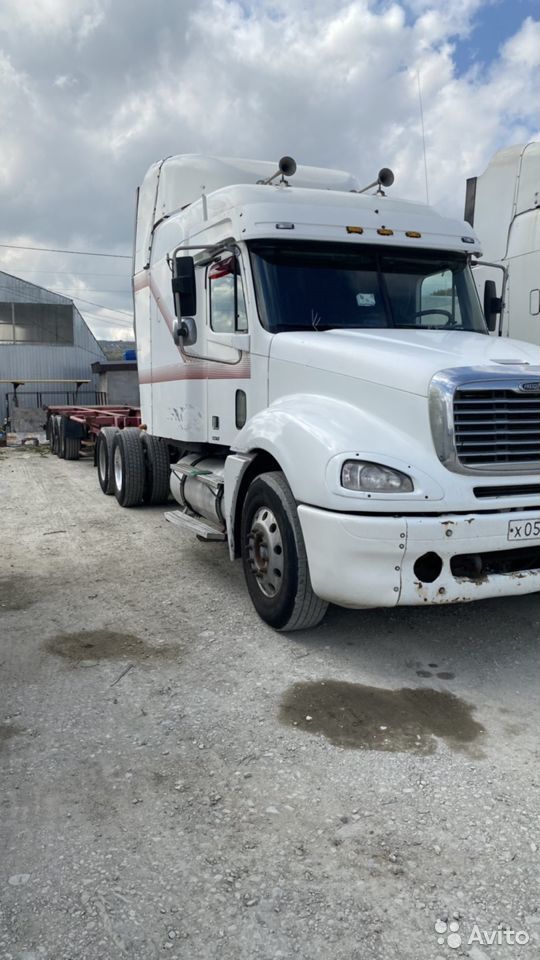 Седельный тягач Freightliner Columbia