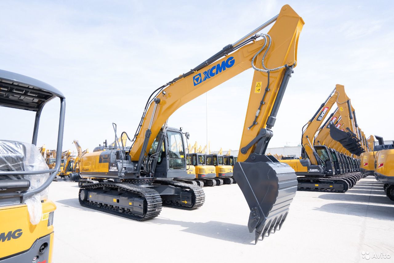 Гусеничный экскаватор XCMG XE225DN