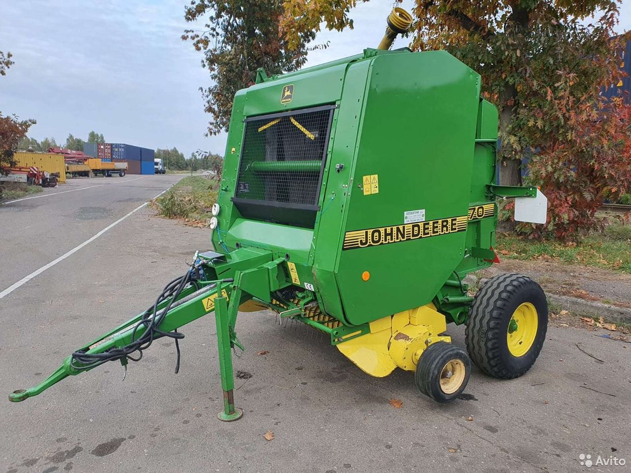 Пресс-подборщик John Deere 570
