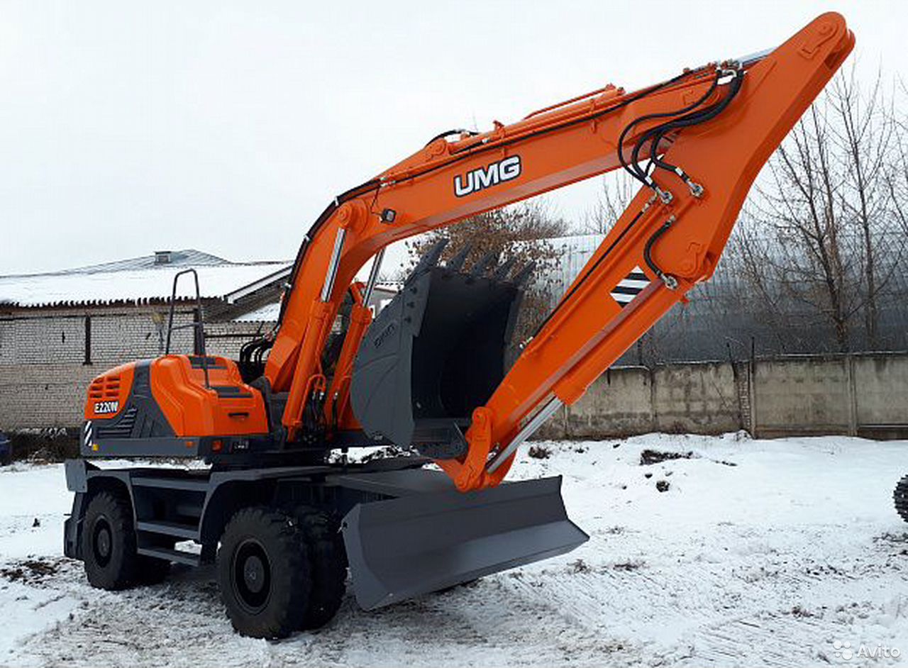 Колесный экскаватор UMG E220W