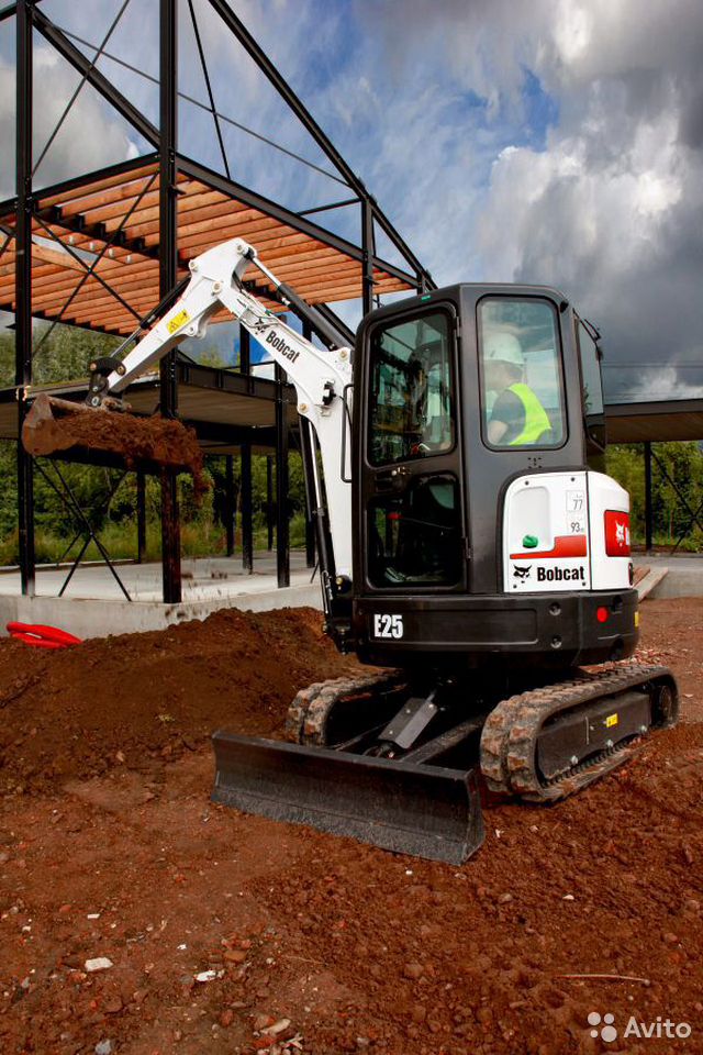Мини-экскаватор Bobcat E25