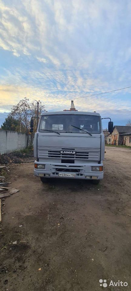 Бортовой грузовик с КМУ КамАЗ 65117