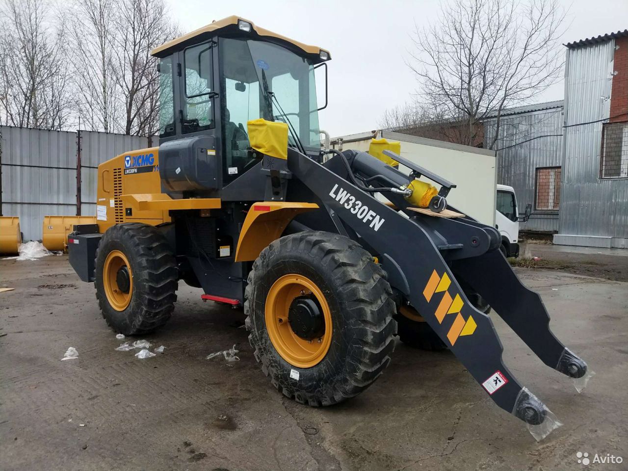 Фронтальный погрузчик XCMG LW330FN