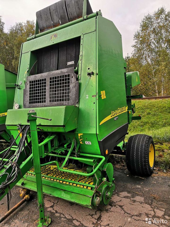Пресс-подборщик John Deere 592