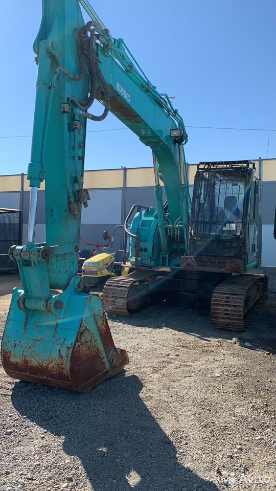 Гусеничный экскаватор Kobelco 135SR