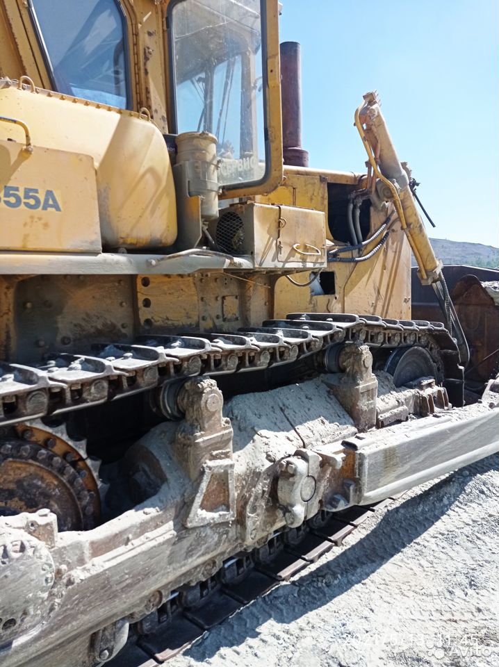 Гусеничный бульдозер Komatsu D355A