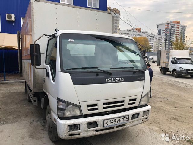 Промтоварный фургон Isuzu NQR