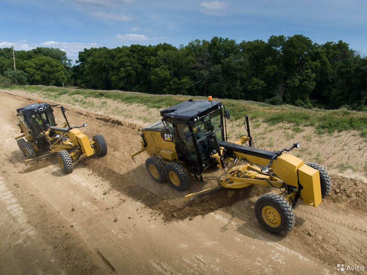 Автогрейдер Caterpillar 120 AWD