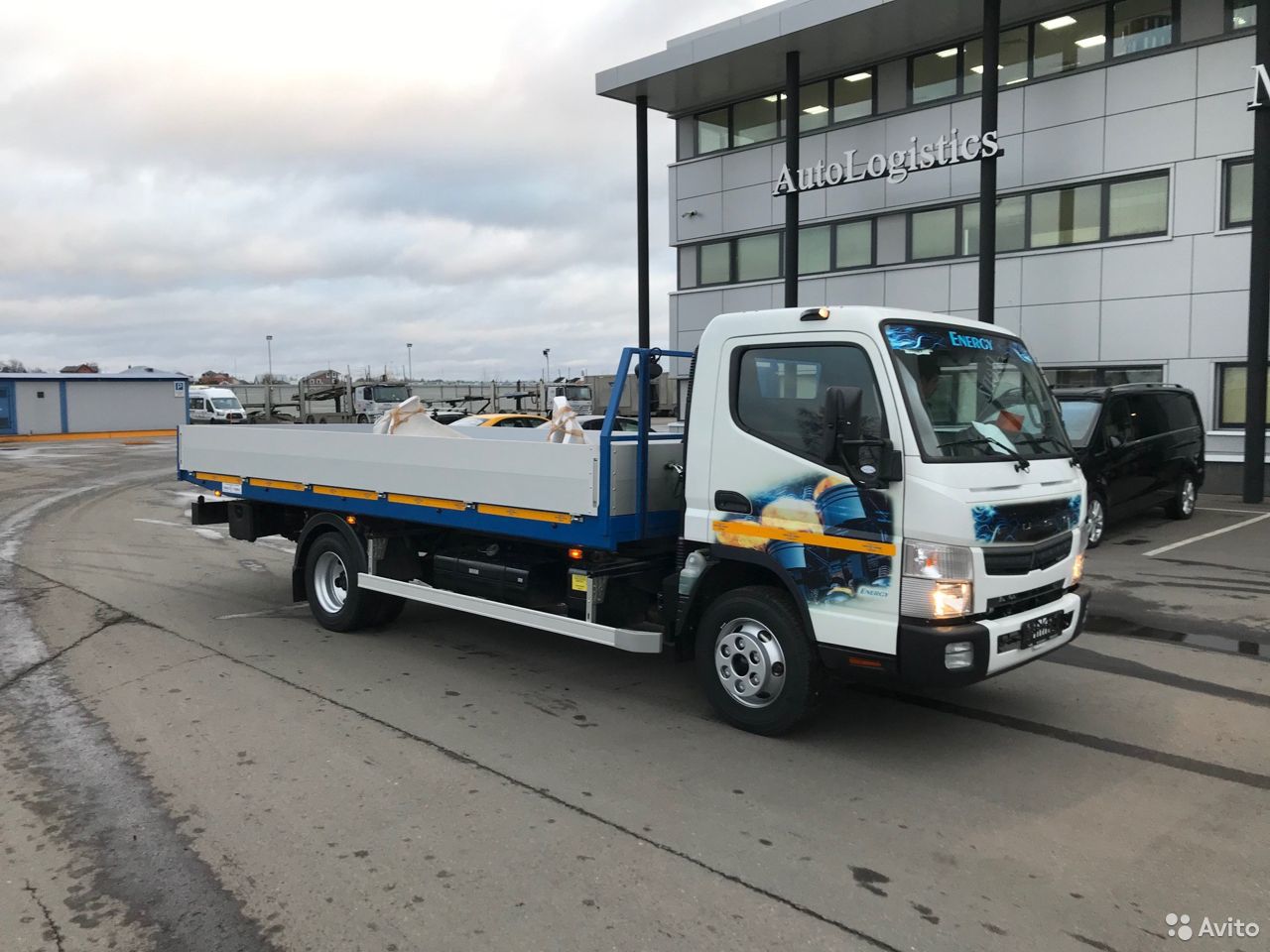 Бортовой автомобиль Mitsubishi Fuso Canter TF