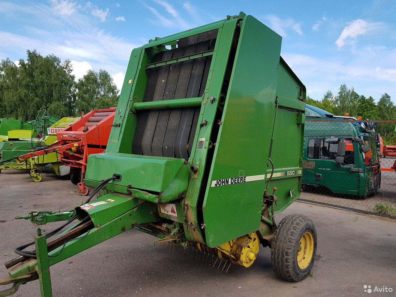 Пресс-подборщик John Deere 550