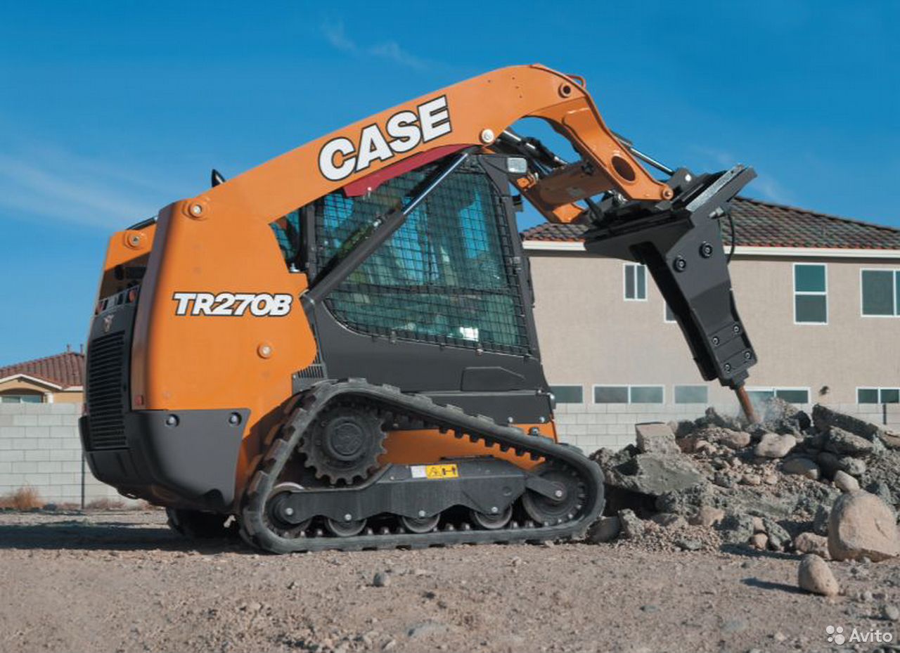 Гусеничный мини-погрузчик CASE TR270B