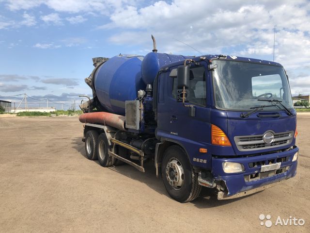 Автобетоносмеситель Hino 500