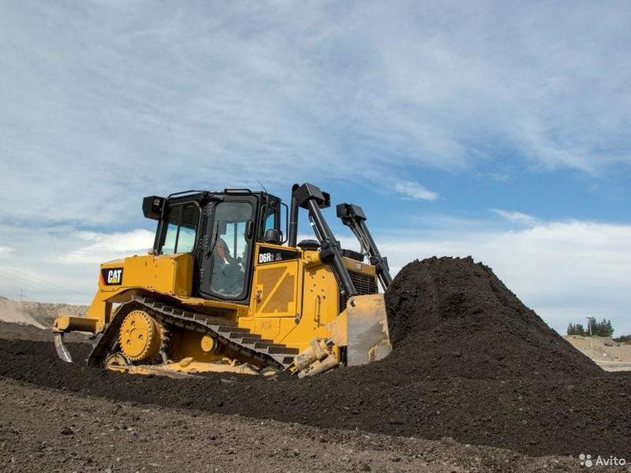 Гусеничный бульдозер Caterpillar D6R2