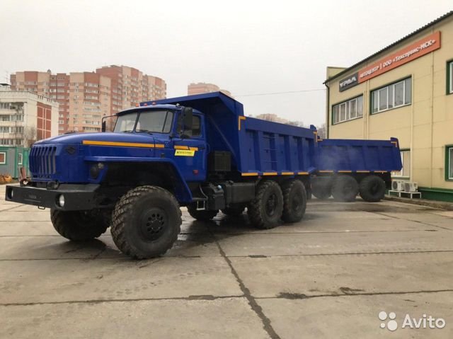Самосвал УРАЛ 55571