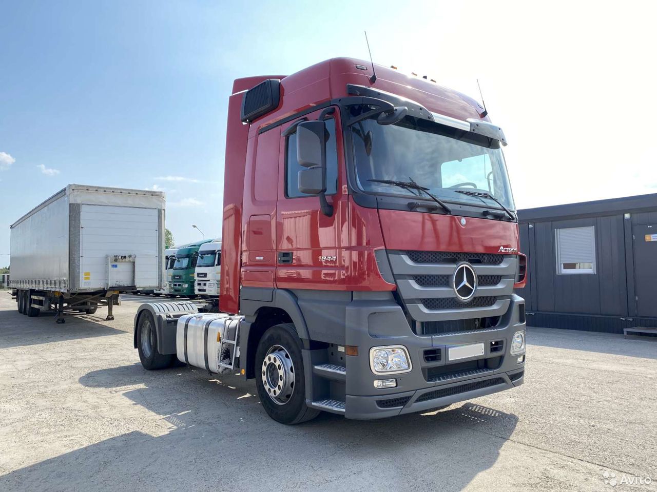 Седельный тягач Mercedes-Benz Actros 1844 LS