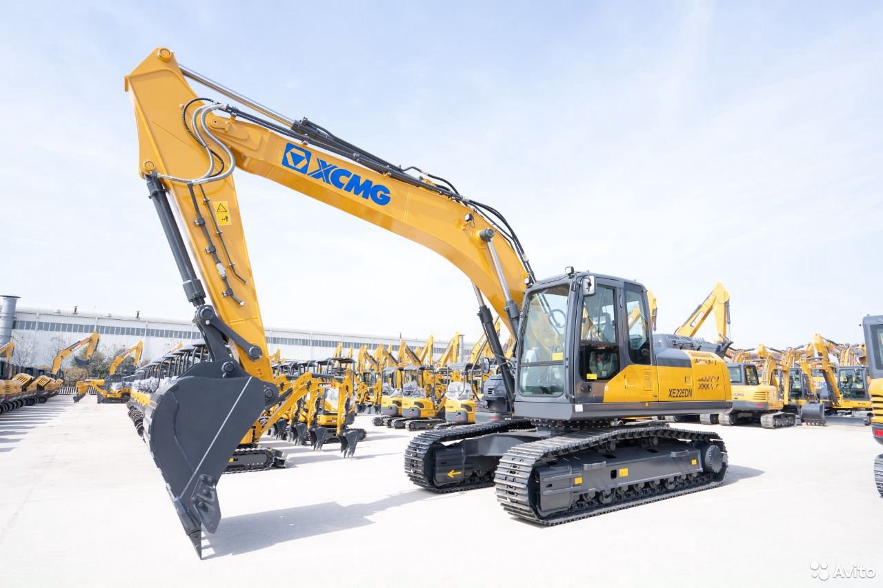 Гусеничный экскаватор XCMG XE225DN