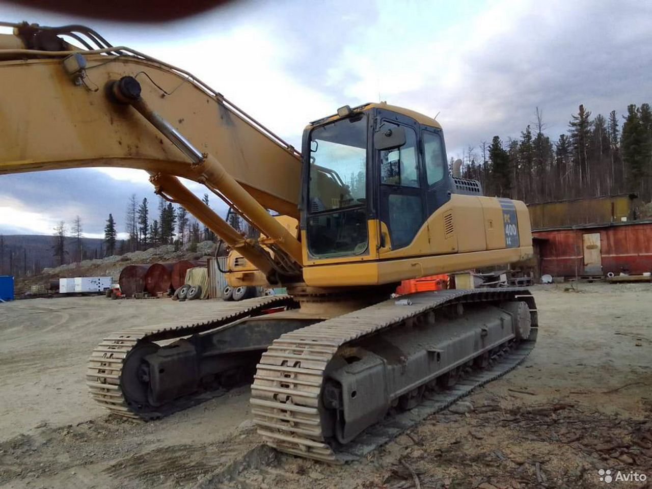 Гусеничный экскаватор Komatsu PC400LC-7