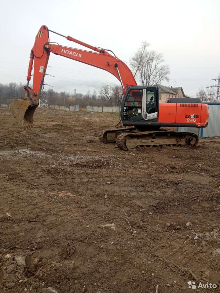 Гусеничный экскаватор Hitachi Zaxis 240-3