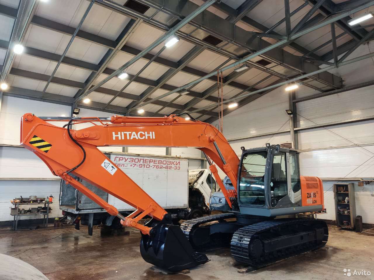 Гусеничный экскаватор Hitachi Zaxis 180 LCN