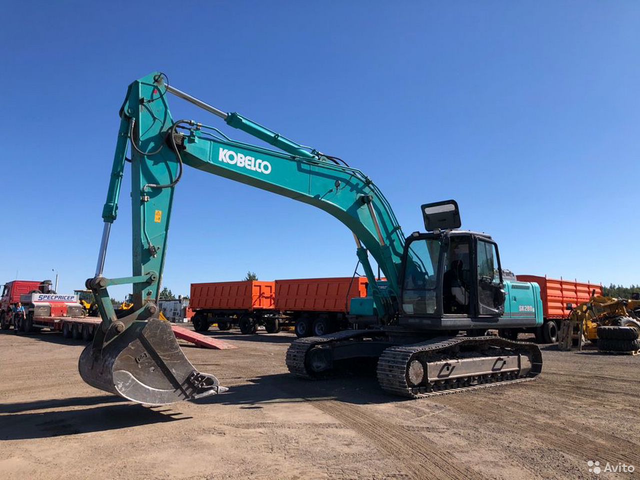 Гусеничный экскаватор Kobelco SK260LC-8
