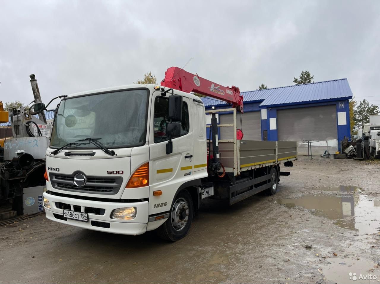 Бортовой грузовик с КМУ HINO 500 (Ranger)