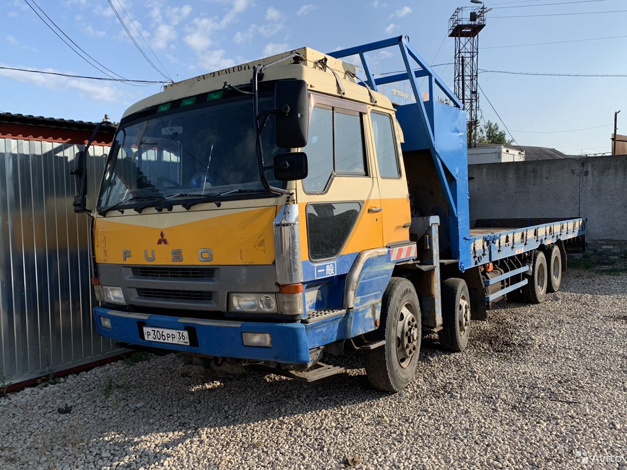 Бортовой грузовик с КМУ Mitsubishi Fuso