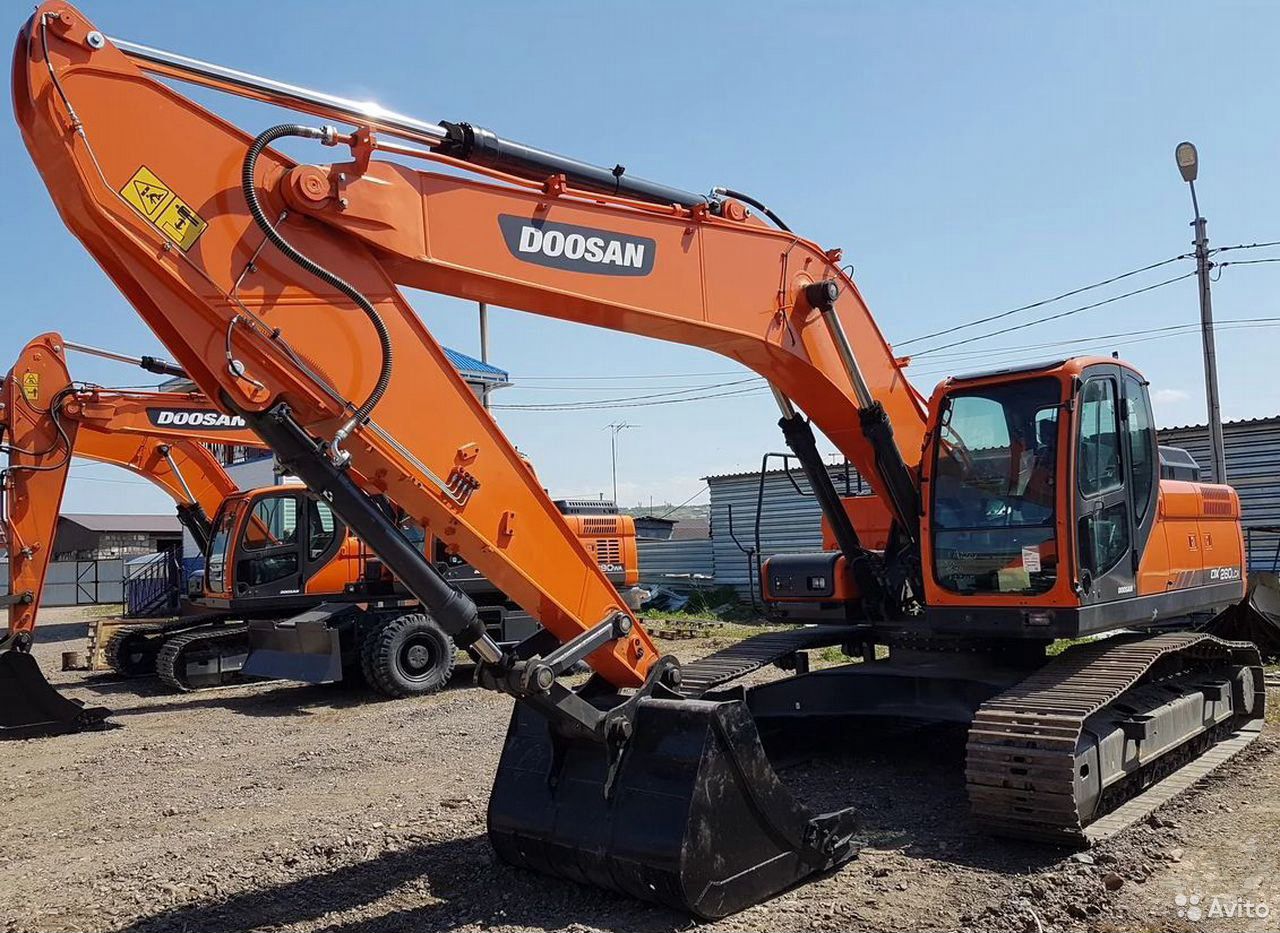 Гусеничный экскаватор DOOSAN DX260LCA