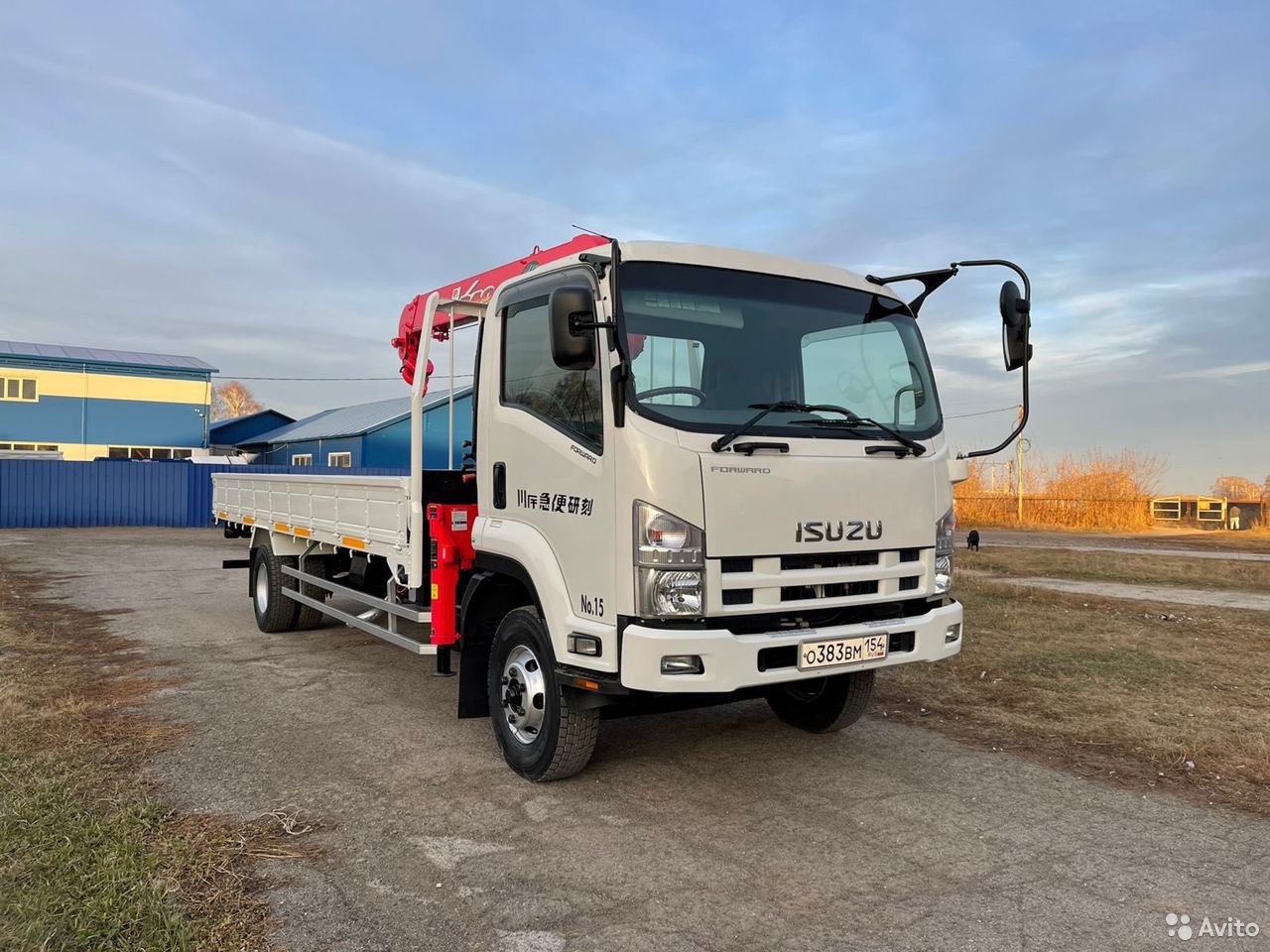 Бортовой грузовик с КМУ ISUZU Forward