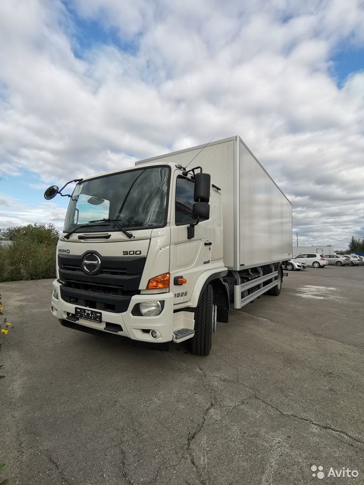 Грузовой фургон Hino 500