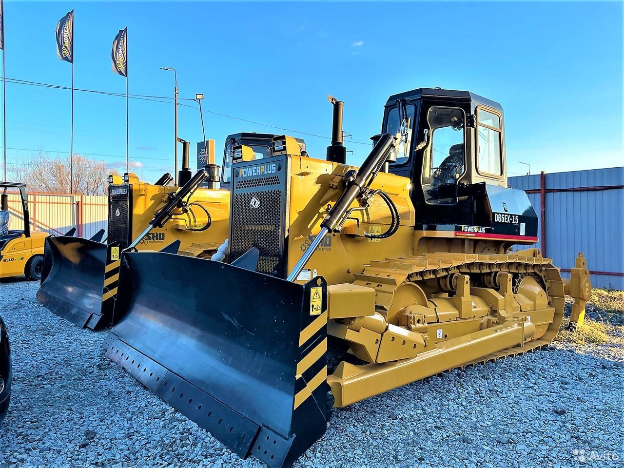 Гусеничный бульдозер POWERPLUS D65EX-15