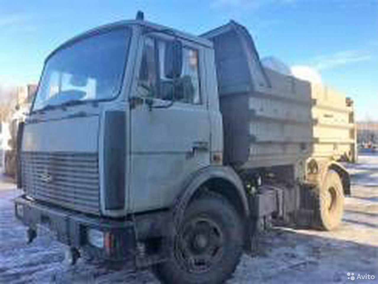 Самосвал МАЗ 5551