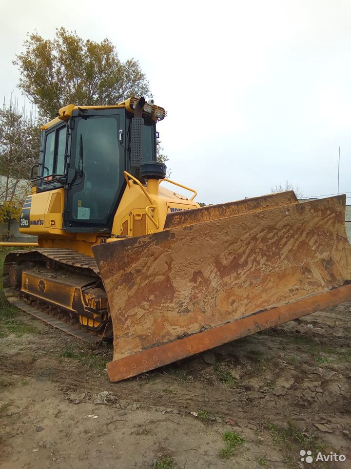 Гусеничный бульдозер Komatsu D39EX-22